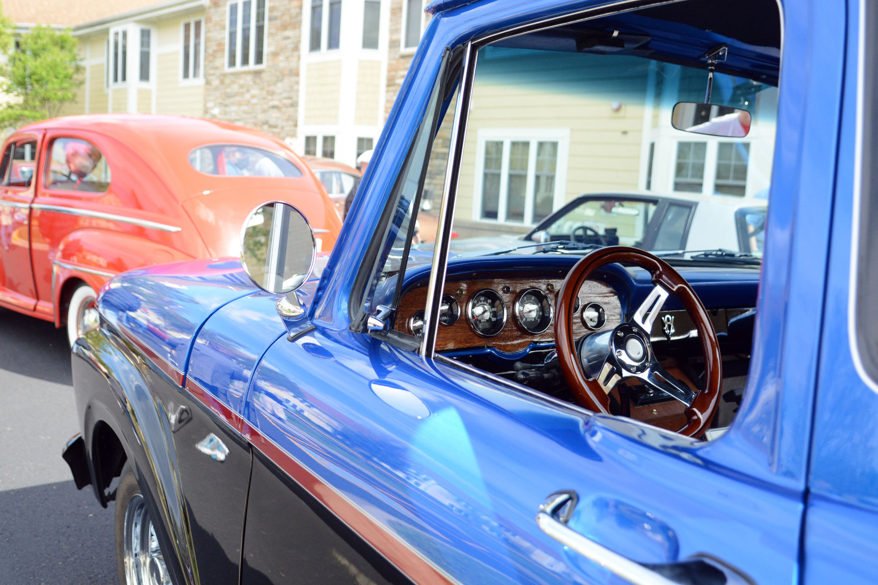 Oak Park Place classic car parade